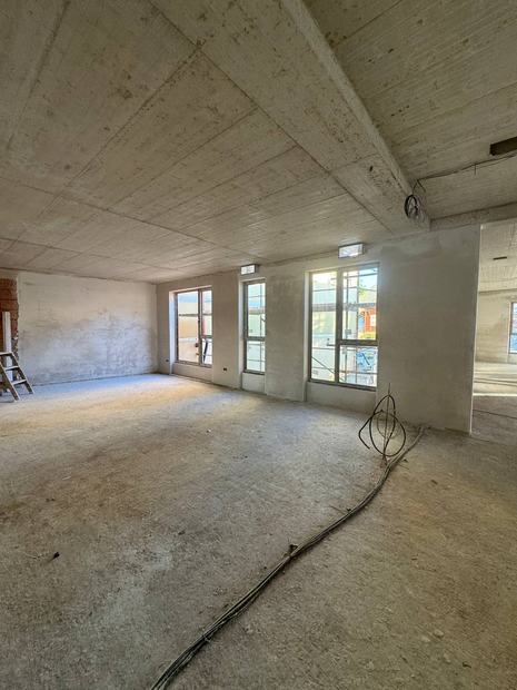 Mateřská škola, Rychnov nad Kněžnou — dlouhá místnost s okny
